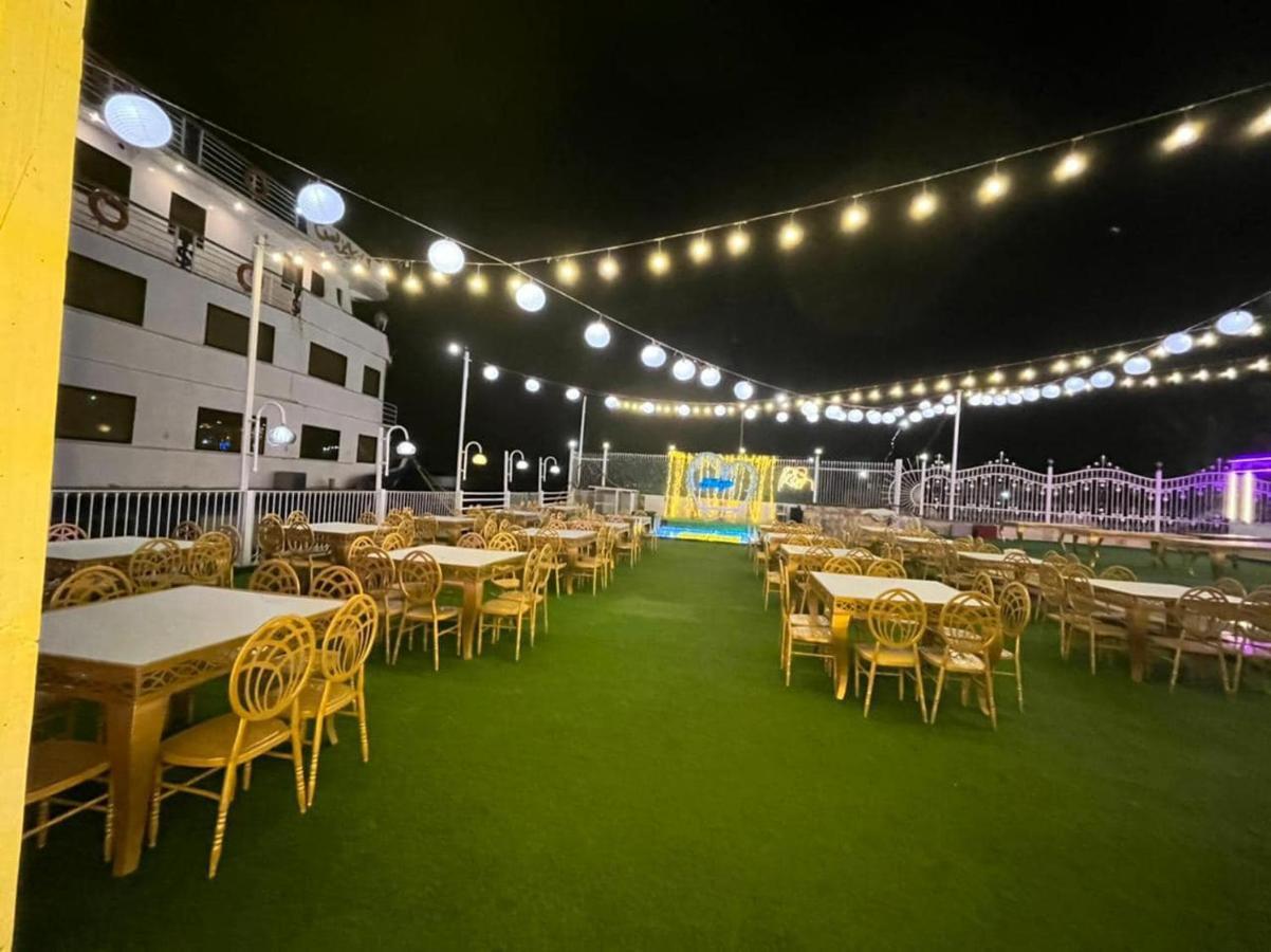 Hotel Ship Queen Isis Elminya ミニヤー エクステリア 写真