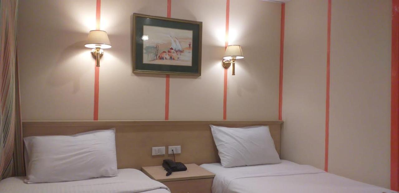 Hotel Ship Queen Isis Elminya ミニヤー エクステリア 写真