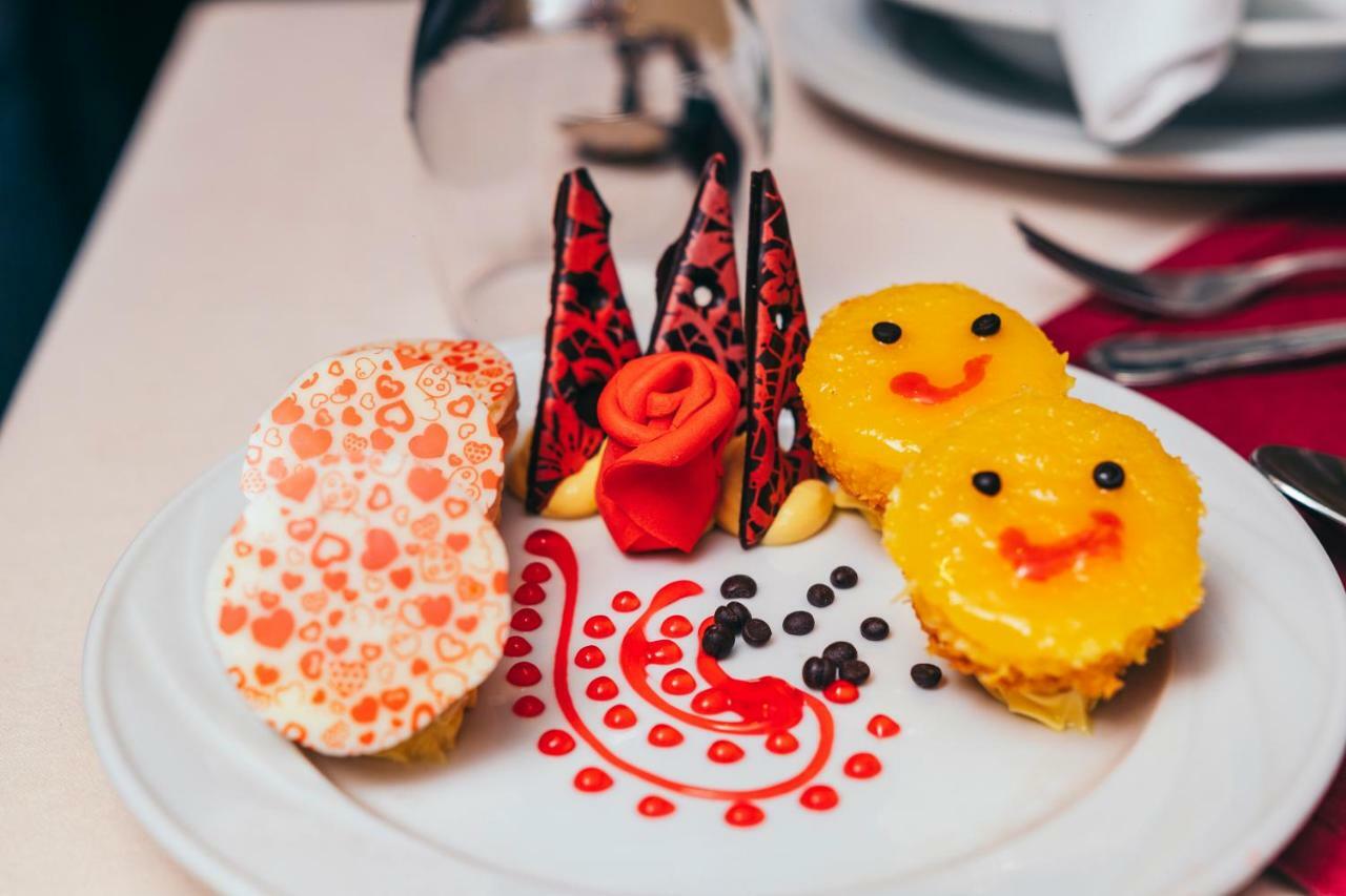 Hotel Ship Queen Isis Elminya ミニヤー エクステリア 写真